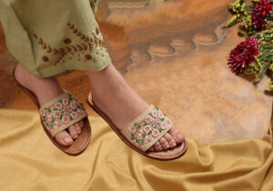 Elegant Cream Embroidered Mules with Delicate Flower Pattern