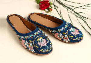 Midnight Blossom Embroidered Ethnic Jutti