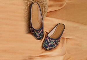 Midnight Vine Navy Embroidered Jutti